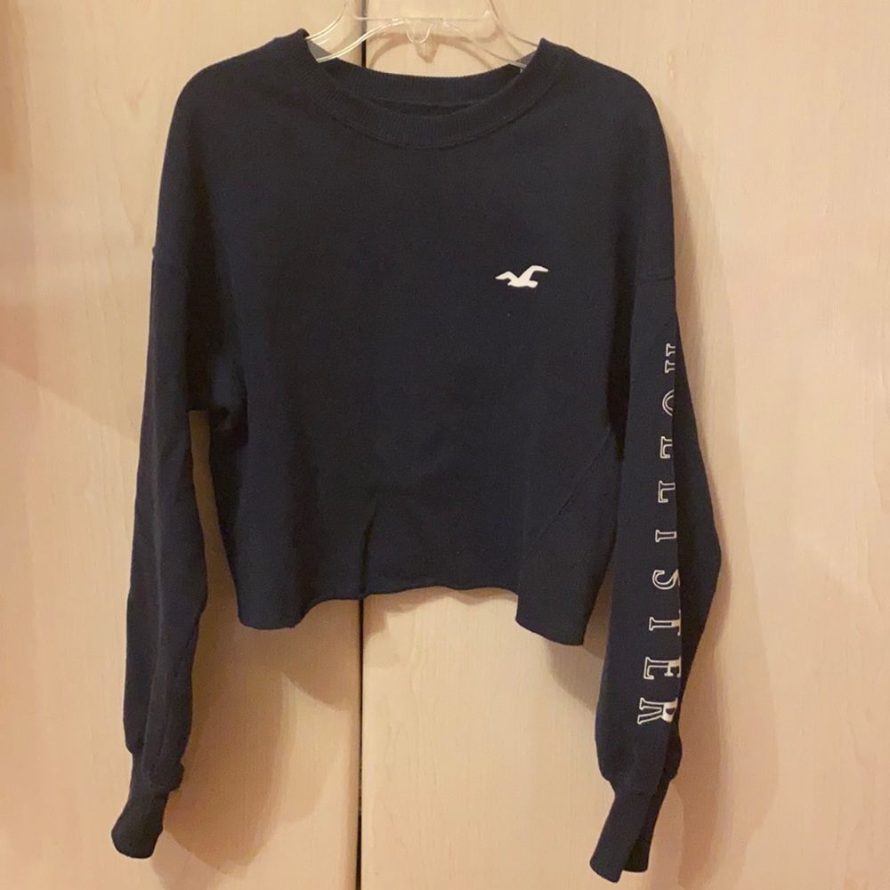 Hollister Navy blue cropped sweater.